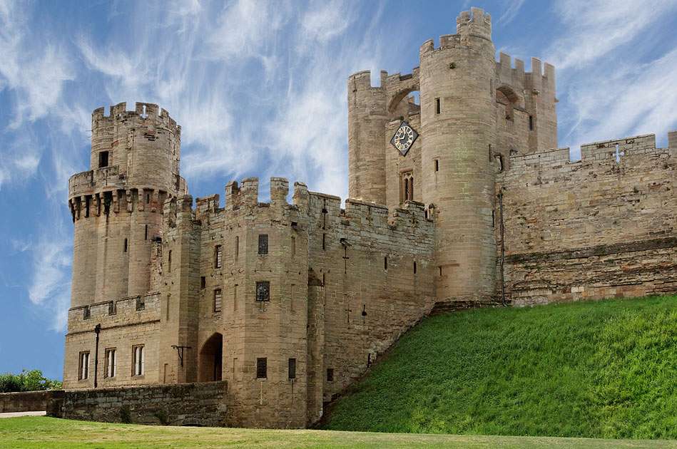 Warwick Castle (England) puzzle online from photo