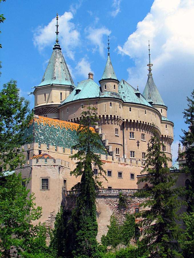 Bojnice Castle (Slovakia) puzzle online from photo