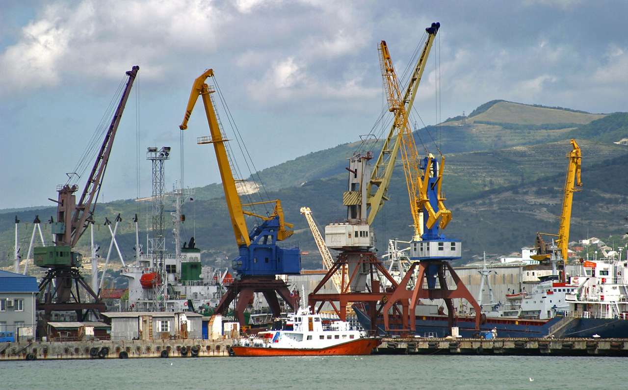 Novorossiysk (Russia) puzzle online from photo