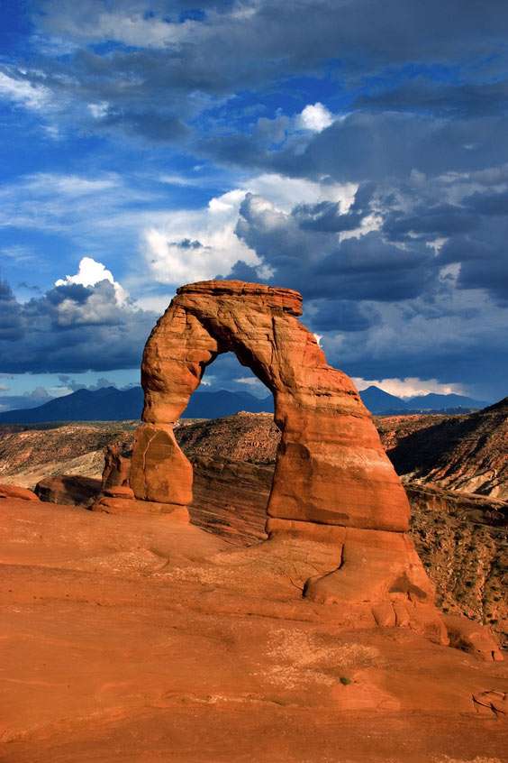 Delicate Arch (USA) puzzle online from photo