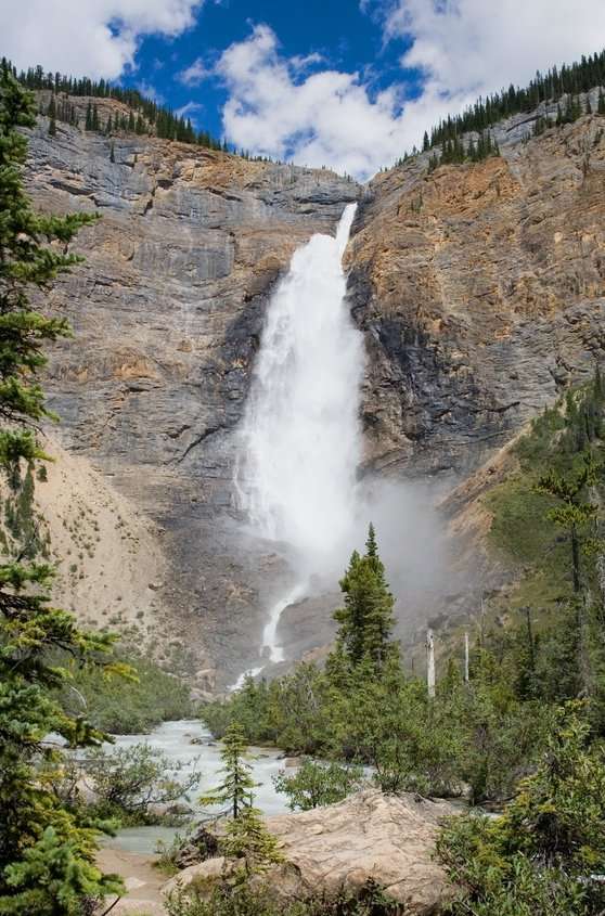 Водопад Такакау (Канада) онлайн пъзел от снимка