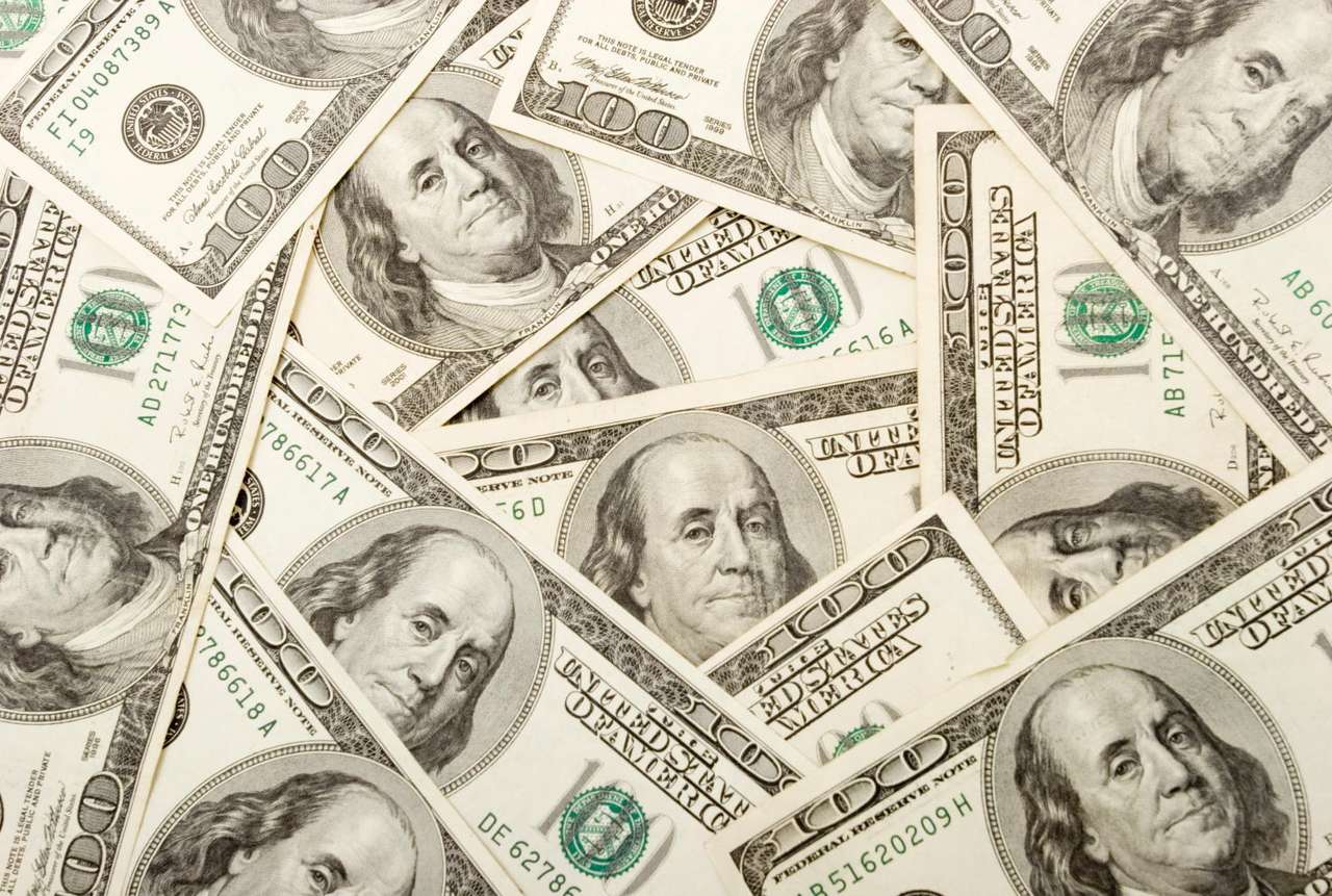 Сто доларови банкноти онлайн пъзел от снимка