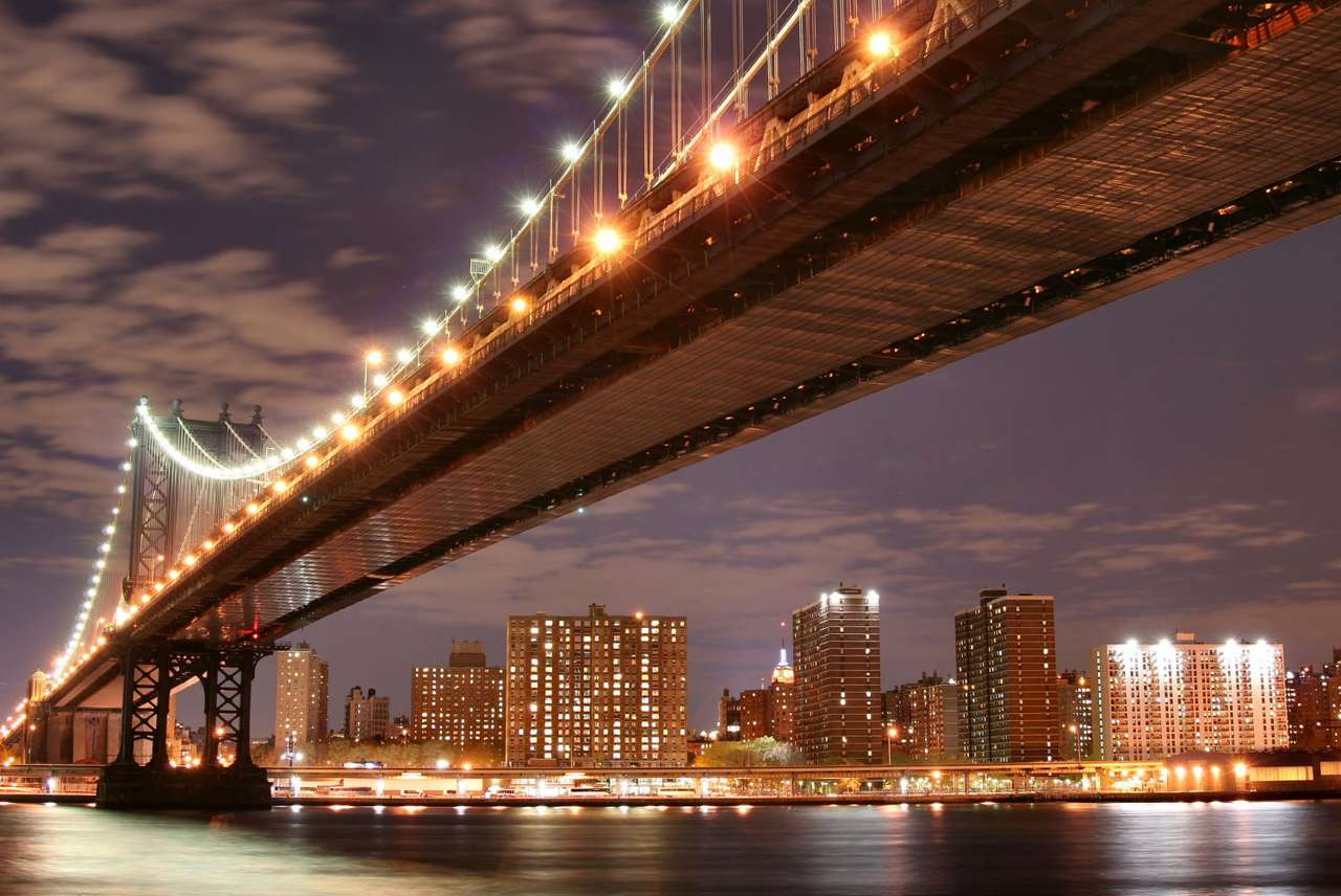 Ponte de Manhattan à noite (EUA) puzzle online