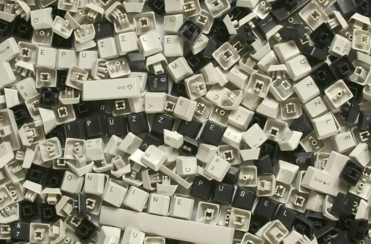 Chaves - letras, números e sinais puzzle online a partir de fotografia