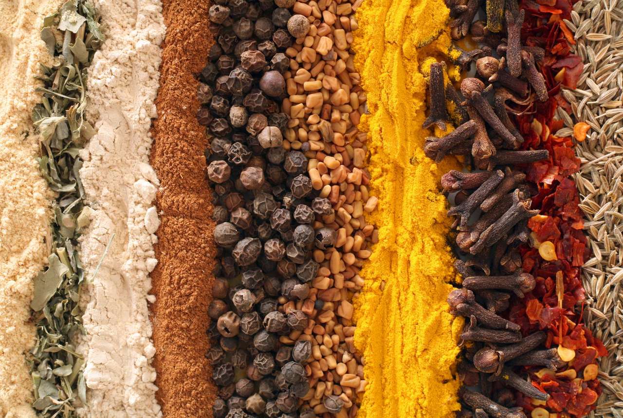 Ett sortiment av kryddor pussel online från foto