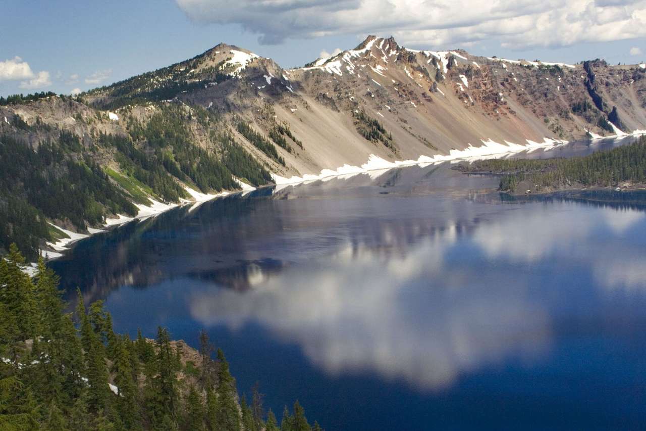 Crater Lake (USA) online puzzle