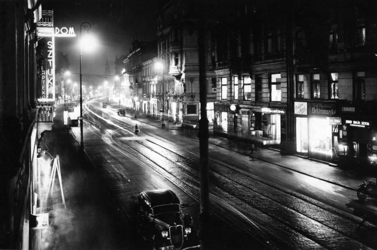 Улица Нови Свят, 1939 г. пъзел от снимката