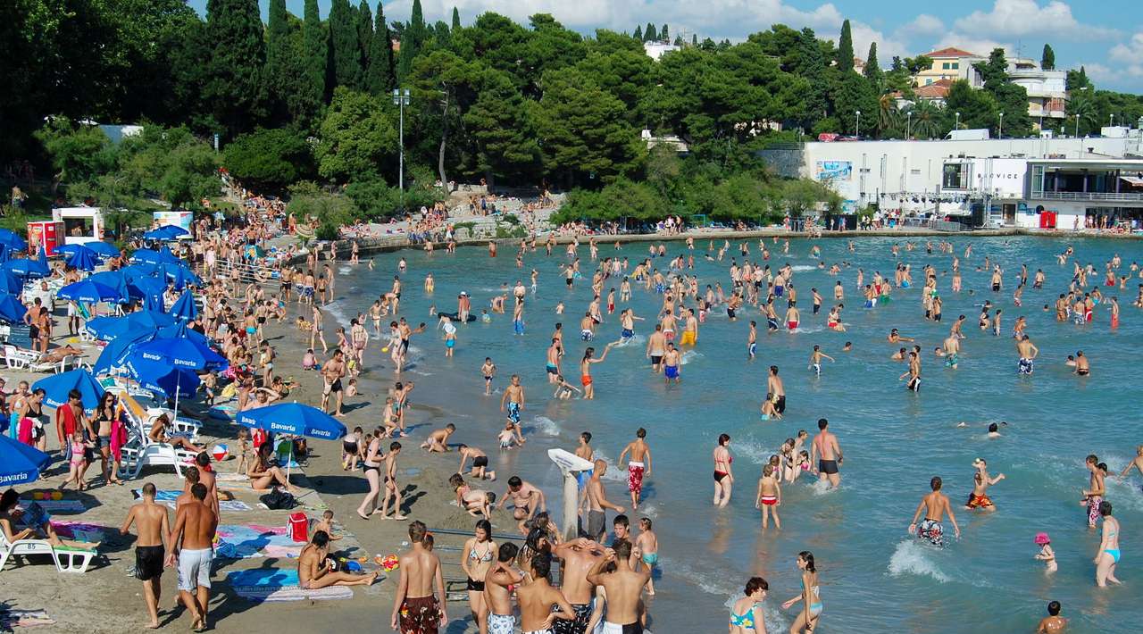 Městská pláž ve Splitu (Chorvatsko) online puzzle