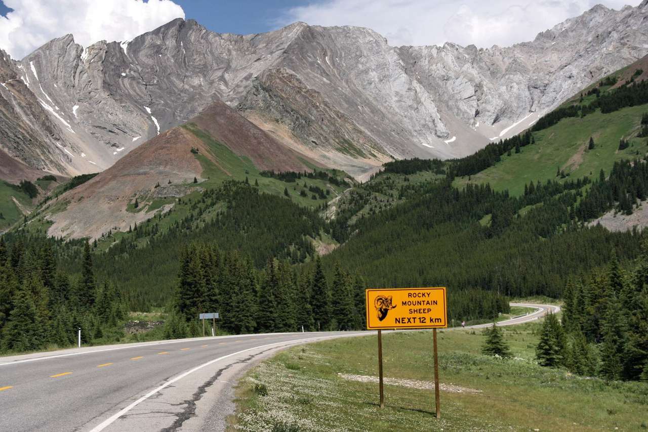 Die Straße in den Rocky Mountains (Kanada) Online-Puzzle