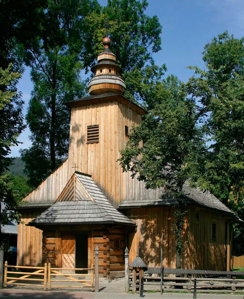 A igreja em Peksowe Brzyzko (Polônia) puzzle online