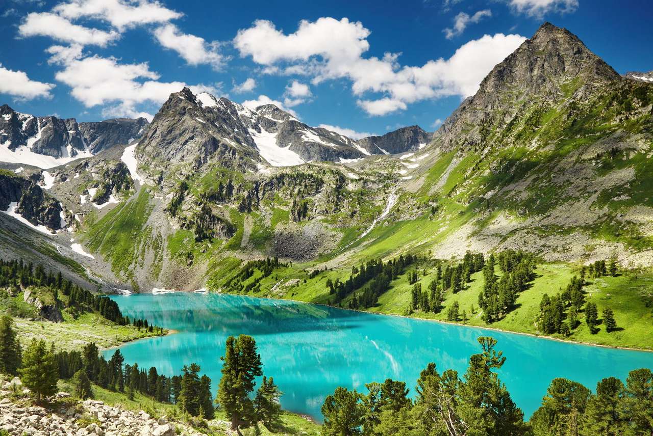 Lac dans les montagnes de l'Altaï puzzle à partir d'une photo