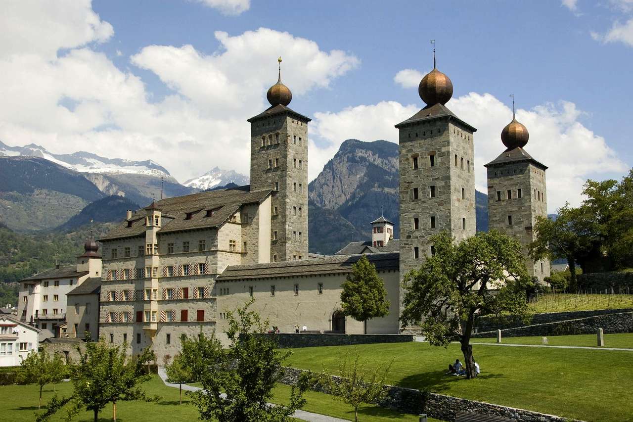 Château de Stockalper (Suisse) puzzle en ligne à partir d'une photo