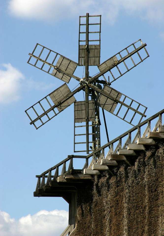 Moinho de vento na torre de formatura (Polônia) puzzle online a partir de fotografia