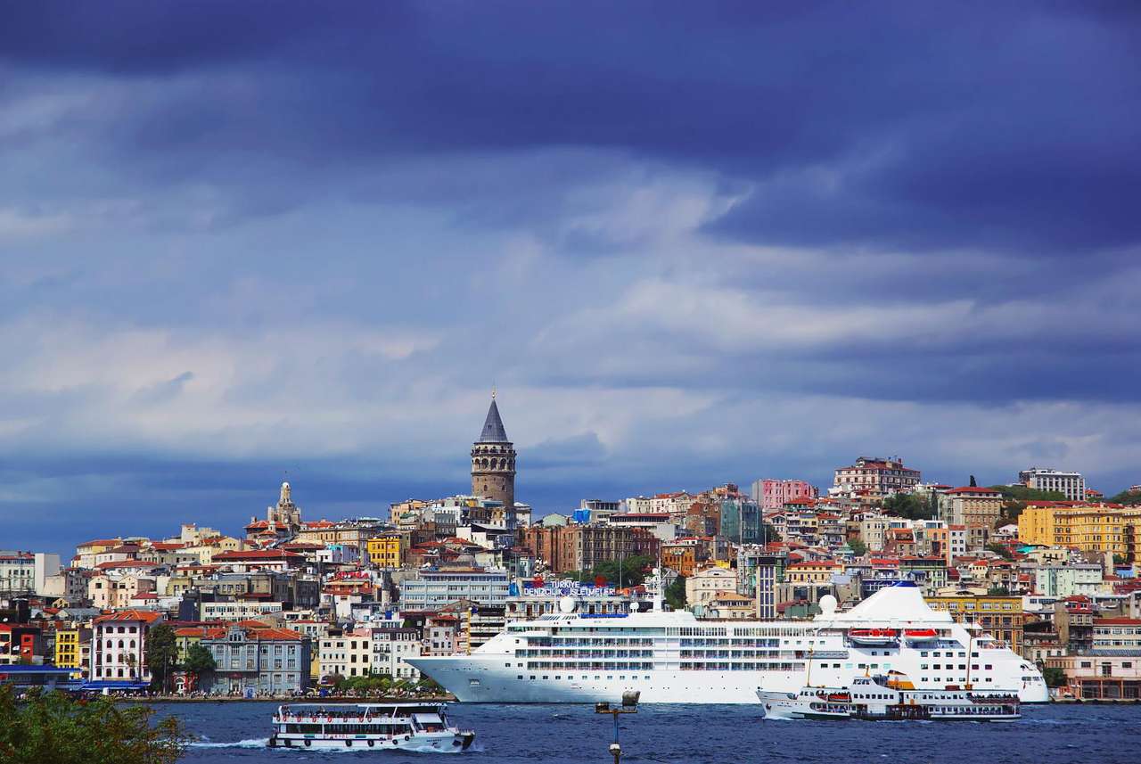 Istanbul na Bosporském průlivu (Turecko) online puzzle