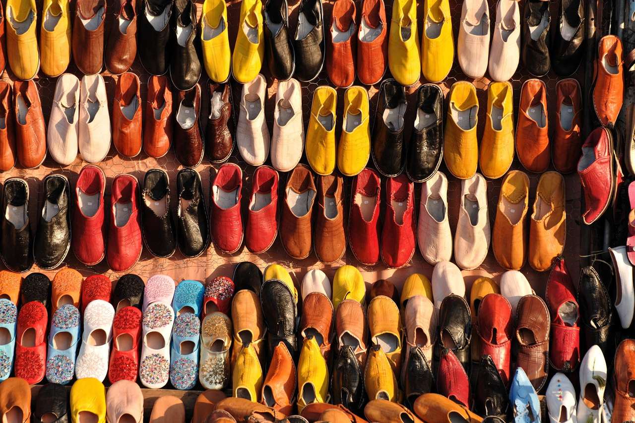 Zapatos coloridos para la venta en Marrakech rompecabezas en línea