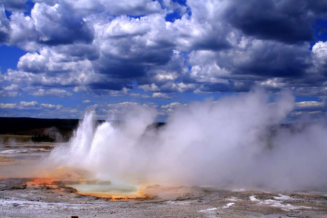 Geysirutbrott i Yellowstone Park (USA) pussel online från foto