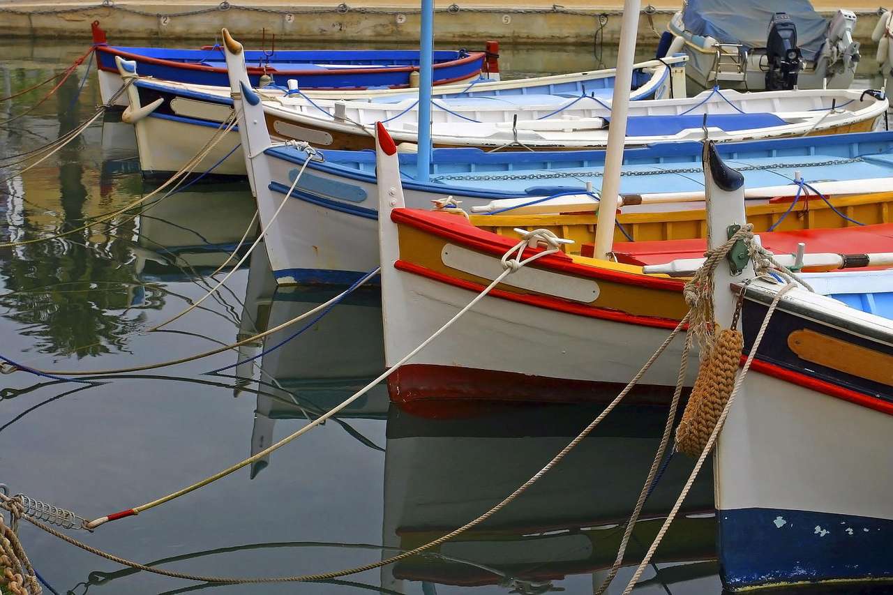 Båtar i Sanary-sur-Mer (Frankrike) pussel online från foto