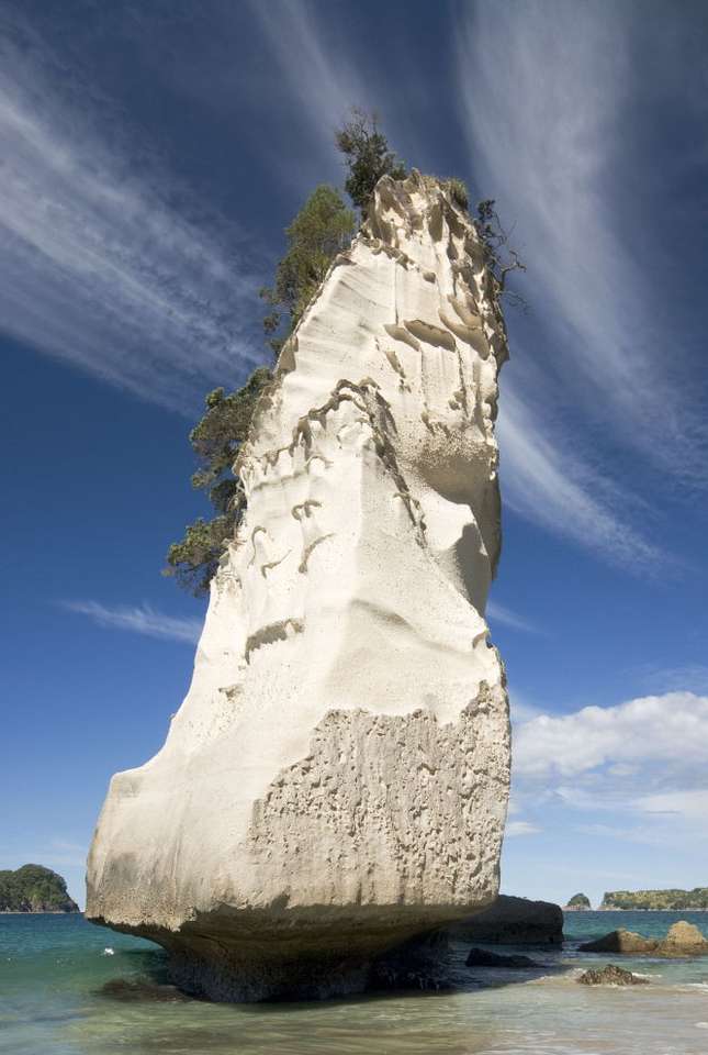 Cathedral Cove (New Zealand) puzzle online from photo