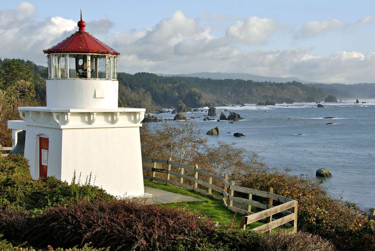 Trinidad Memorial Lighthouse (USA) puzzle online from photo