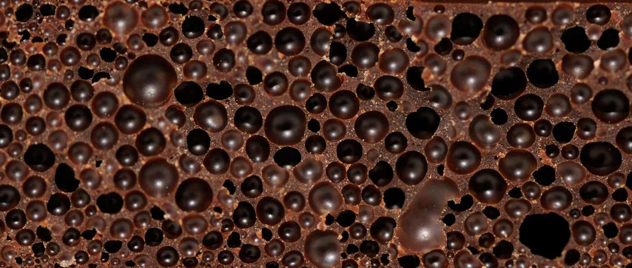 Chocolate with bubbles puzzle online from photo