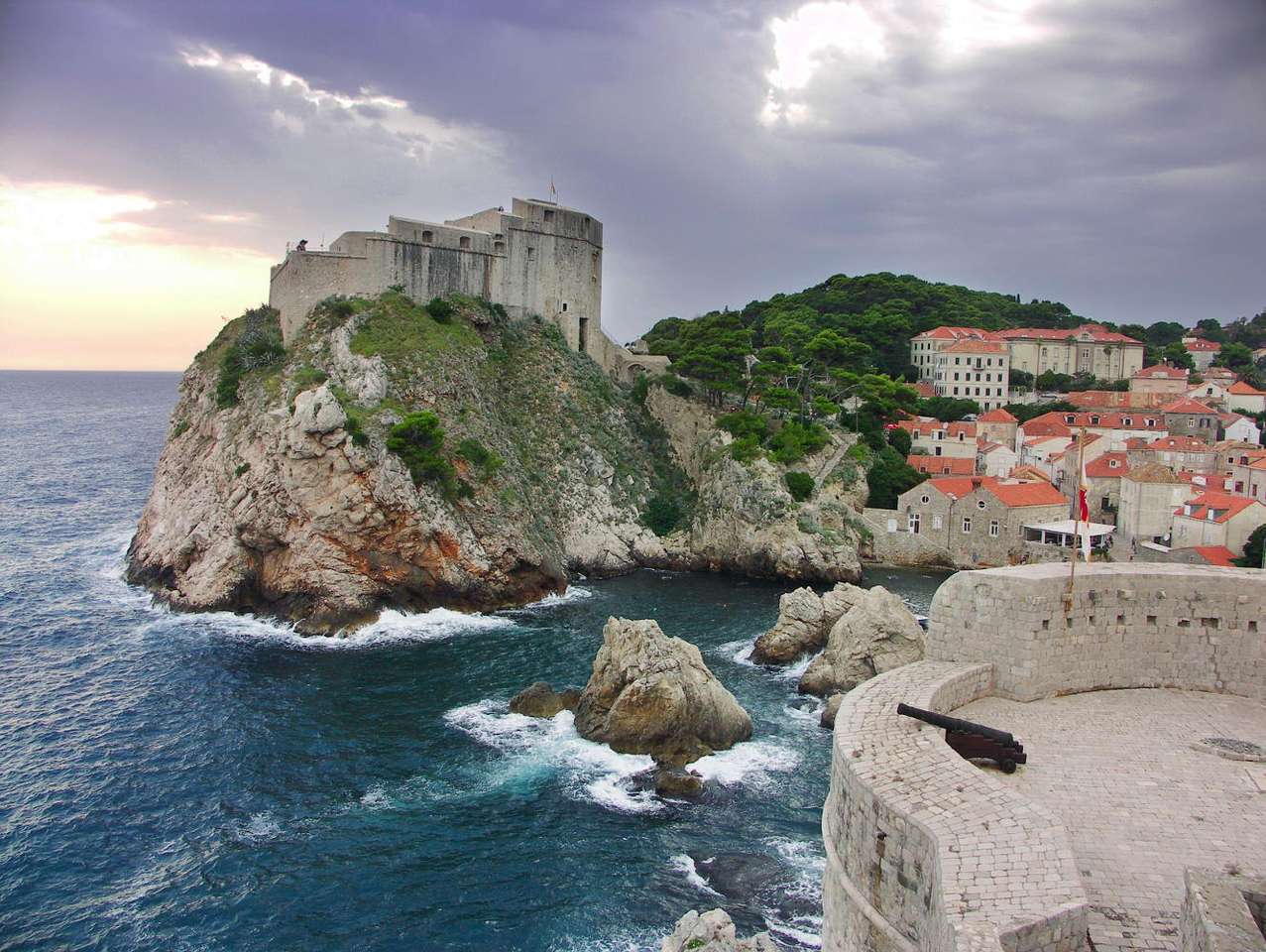 Vestingwerken in Dubrovnik (Kroatië) puzzel online van foto