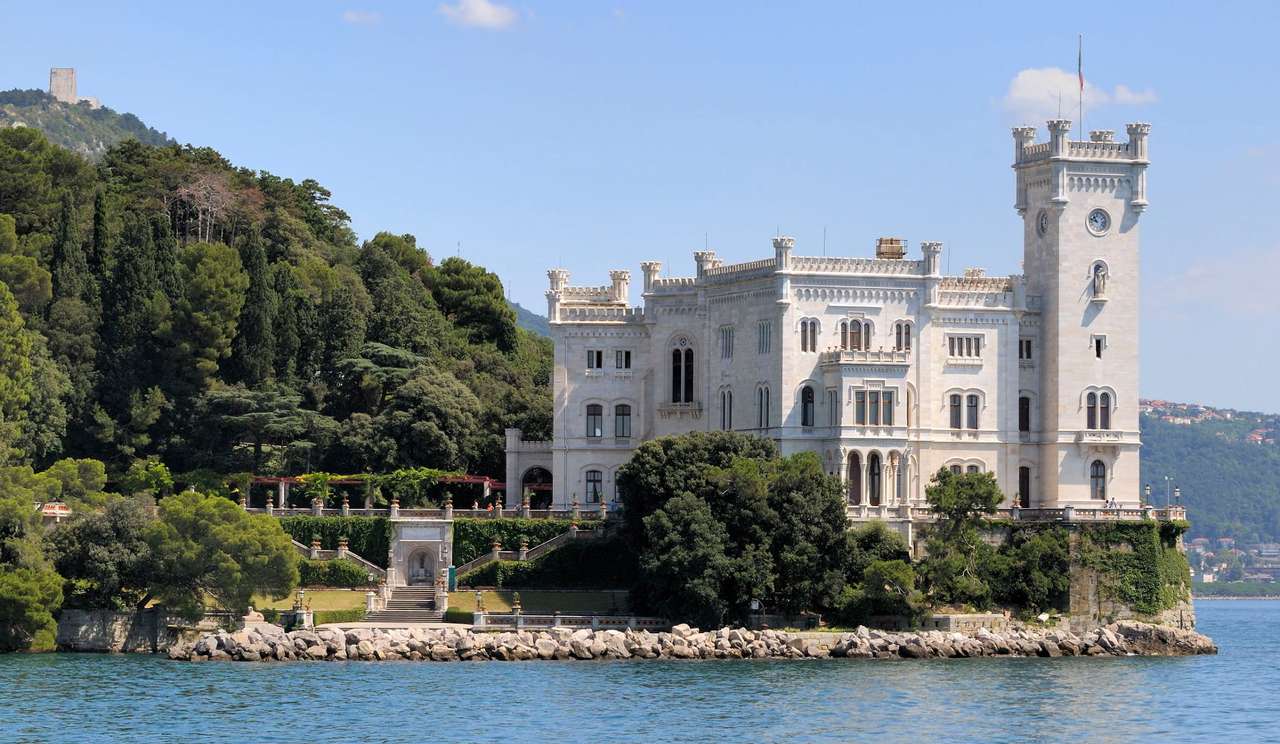 Miramare kastély Triesztben (Olaszország) online puzzle
