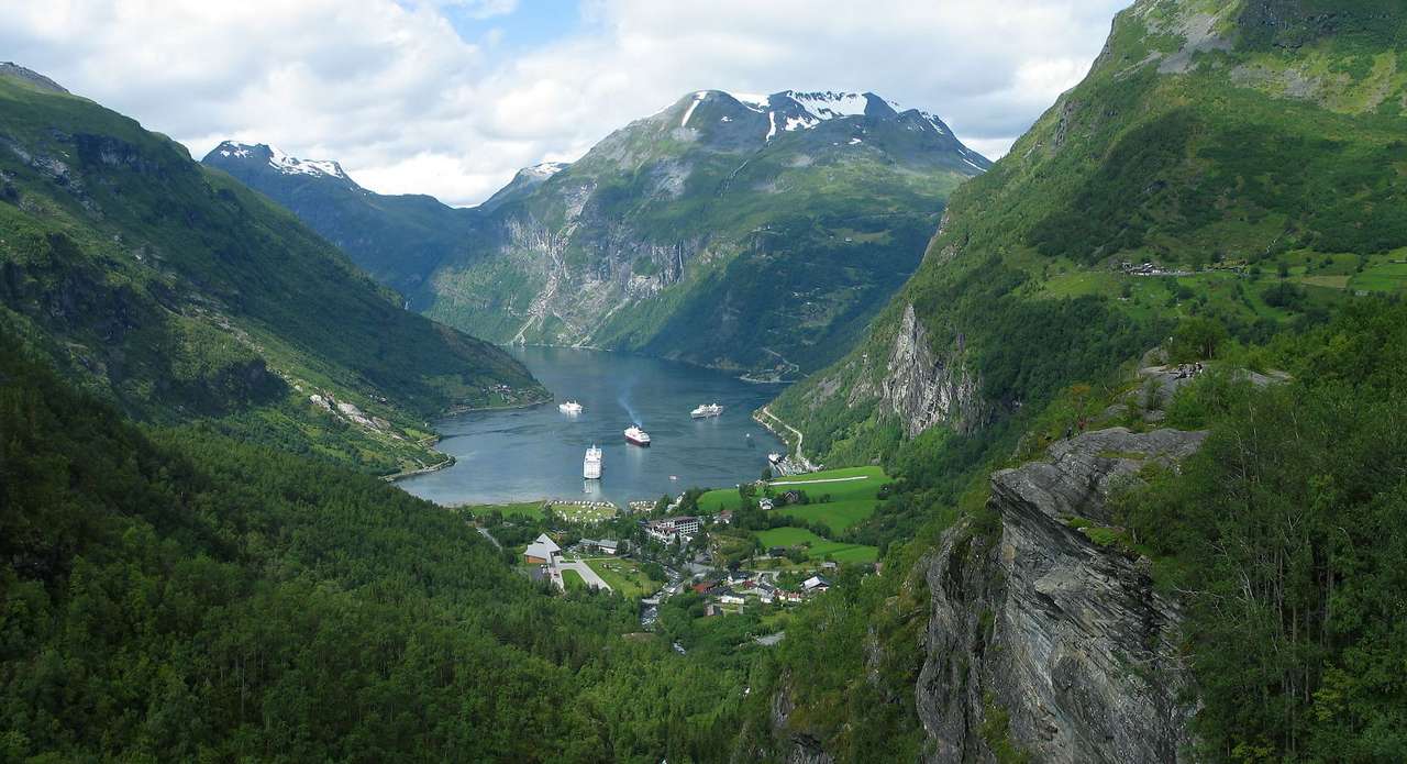 Panorama do Fiorde de Geiranger (Noruega) puzzle online