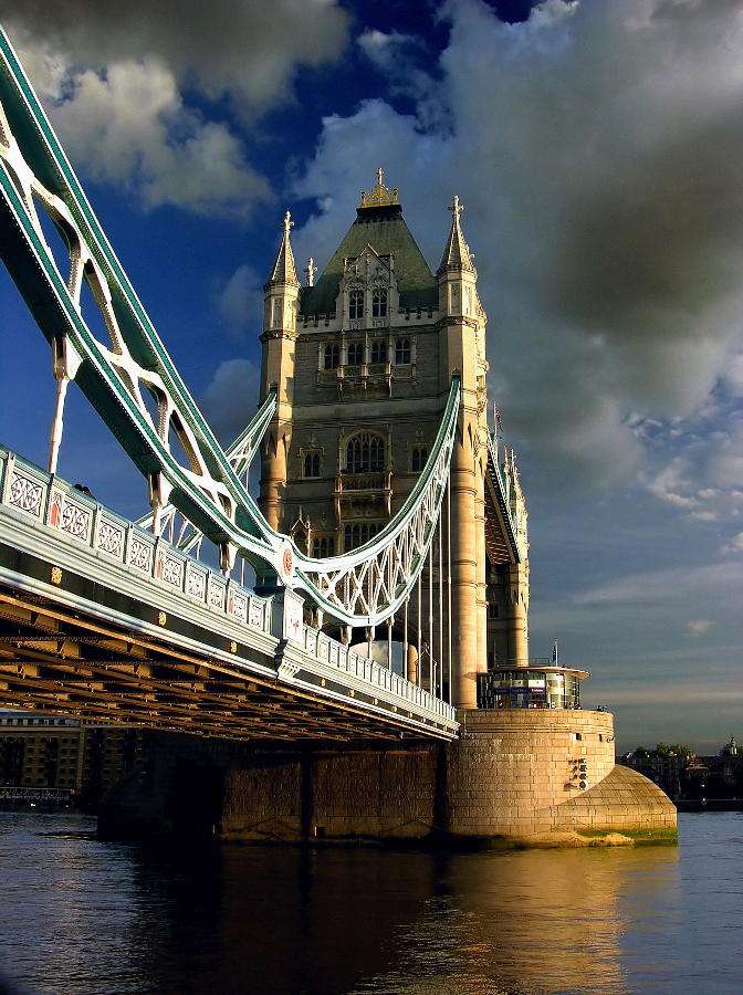 Tower Bridge in London (Vereinigtes Königreich) Online-Puzzle