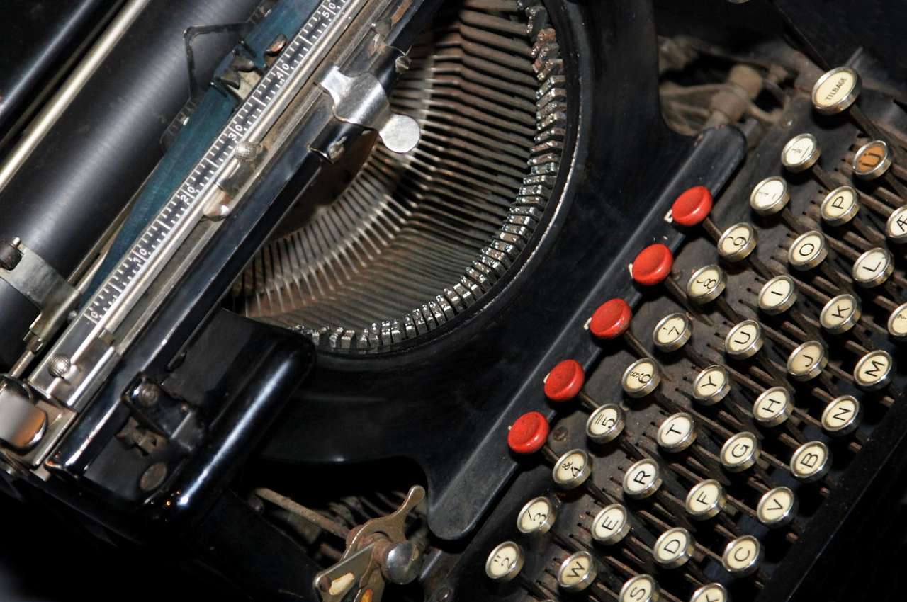 Oude typemachine puzzel online van foto