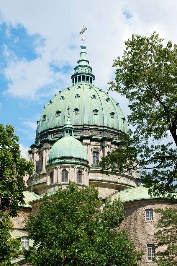 モントリオール（カナダ）の世界大聖堂の女王メアリー オンラインパズル