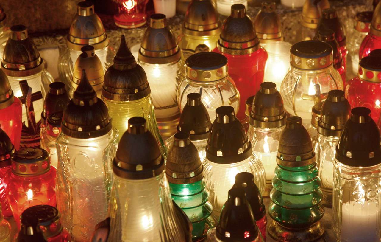 Hřbitovní svíčky puzzle online z fotografie