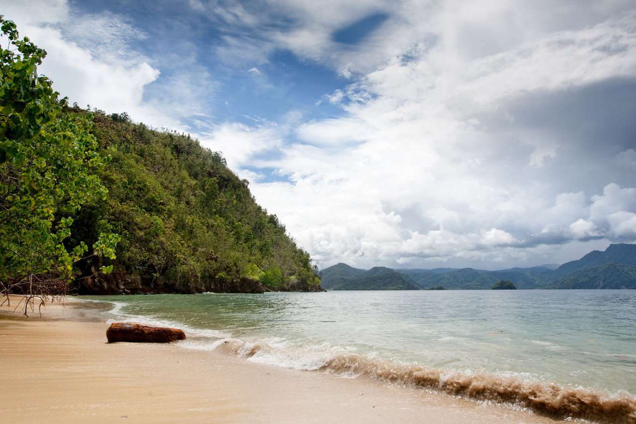 Privát strand Indonéziában puzzle online fotóról
