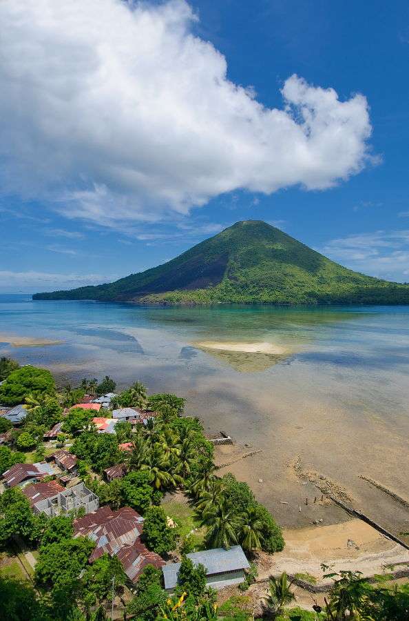 Вулкан Гунунг Апи (Индонезия) онлайн пъзел