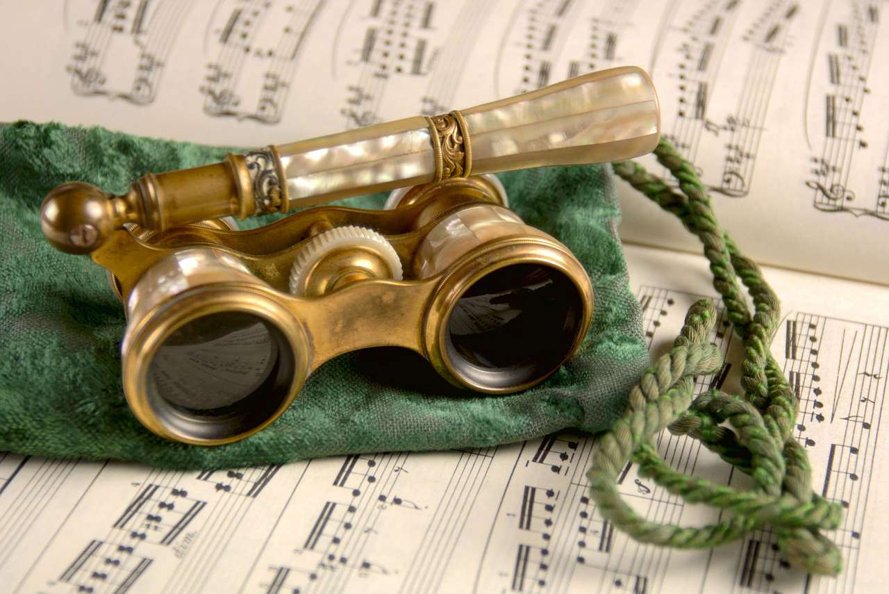 Historic opera glasses online puzzle