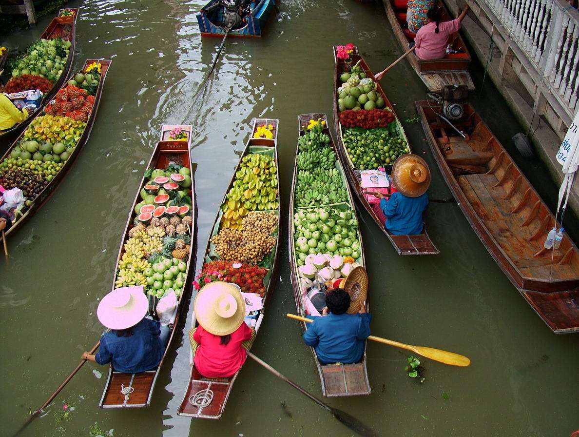Úszó piac Bangkokban (Thaiföld) online puzzle