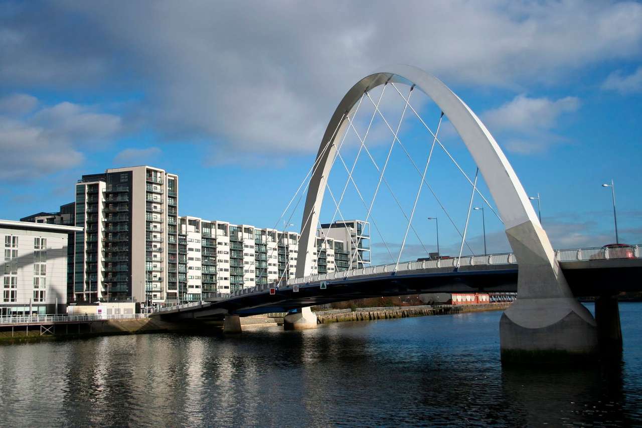 Clyde Arc Bridge in Glasgow (Vereinigtes Königreich) Online-Puzzle vom Foto