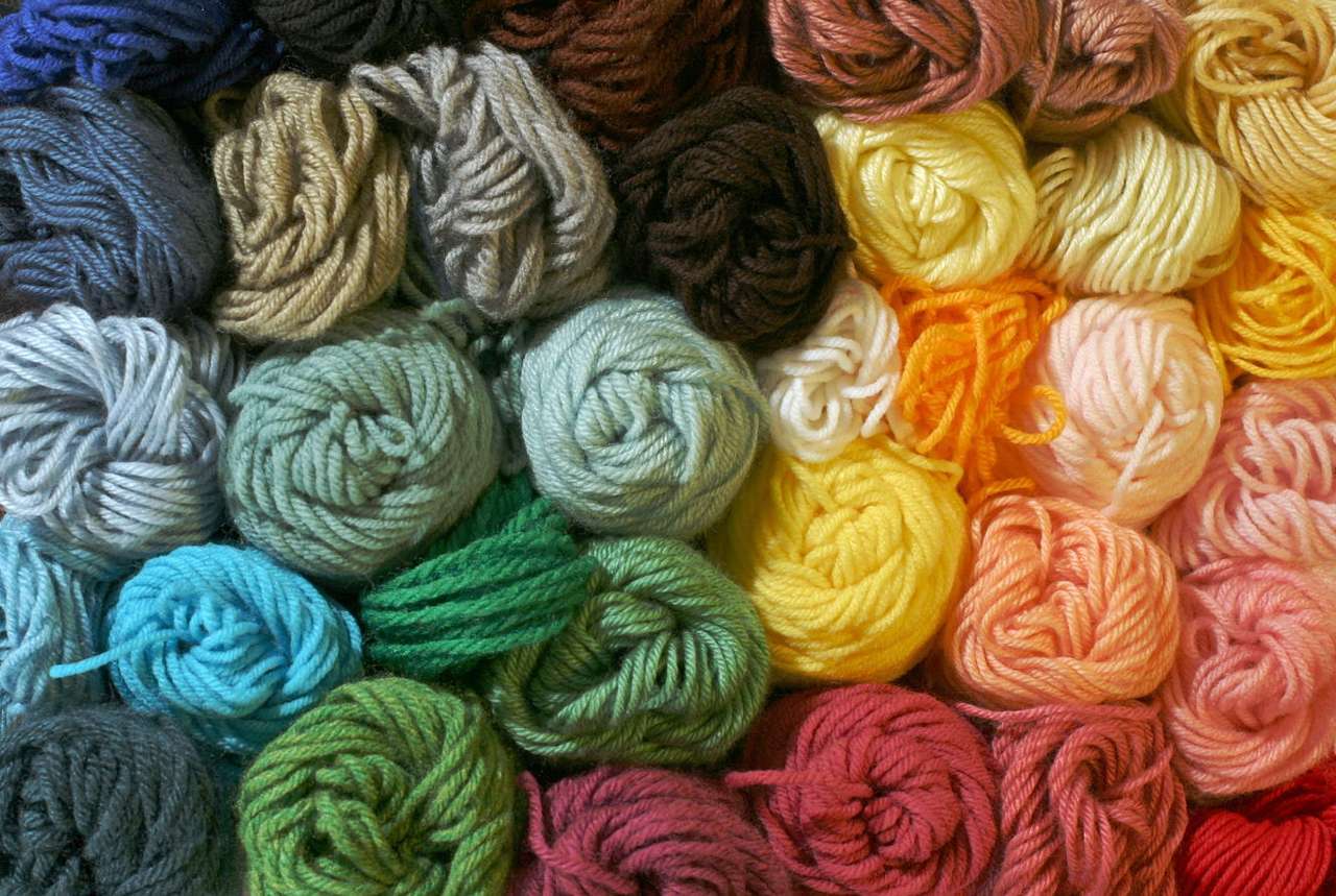 Colorful skeins of crewel online puzzle