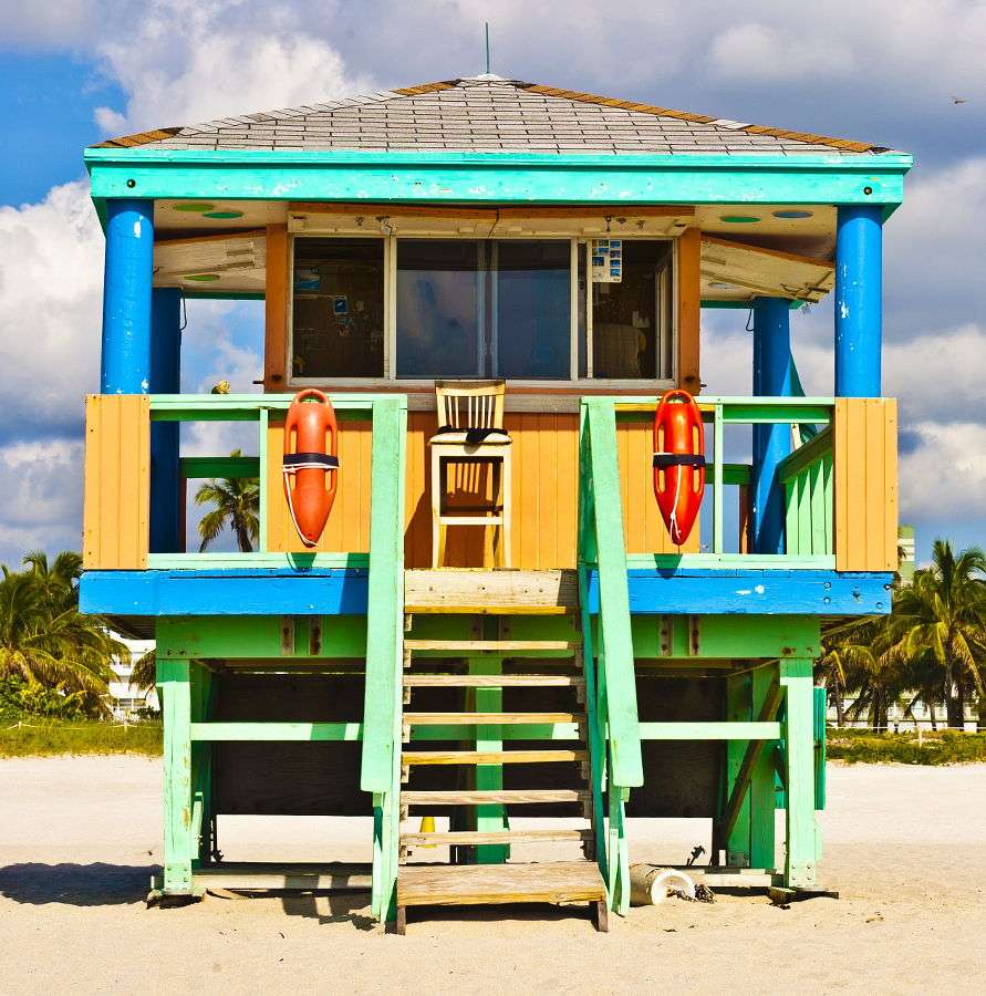 Miami Beach lifeguard tower (USA) online puzzle