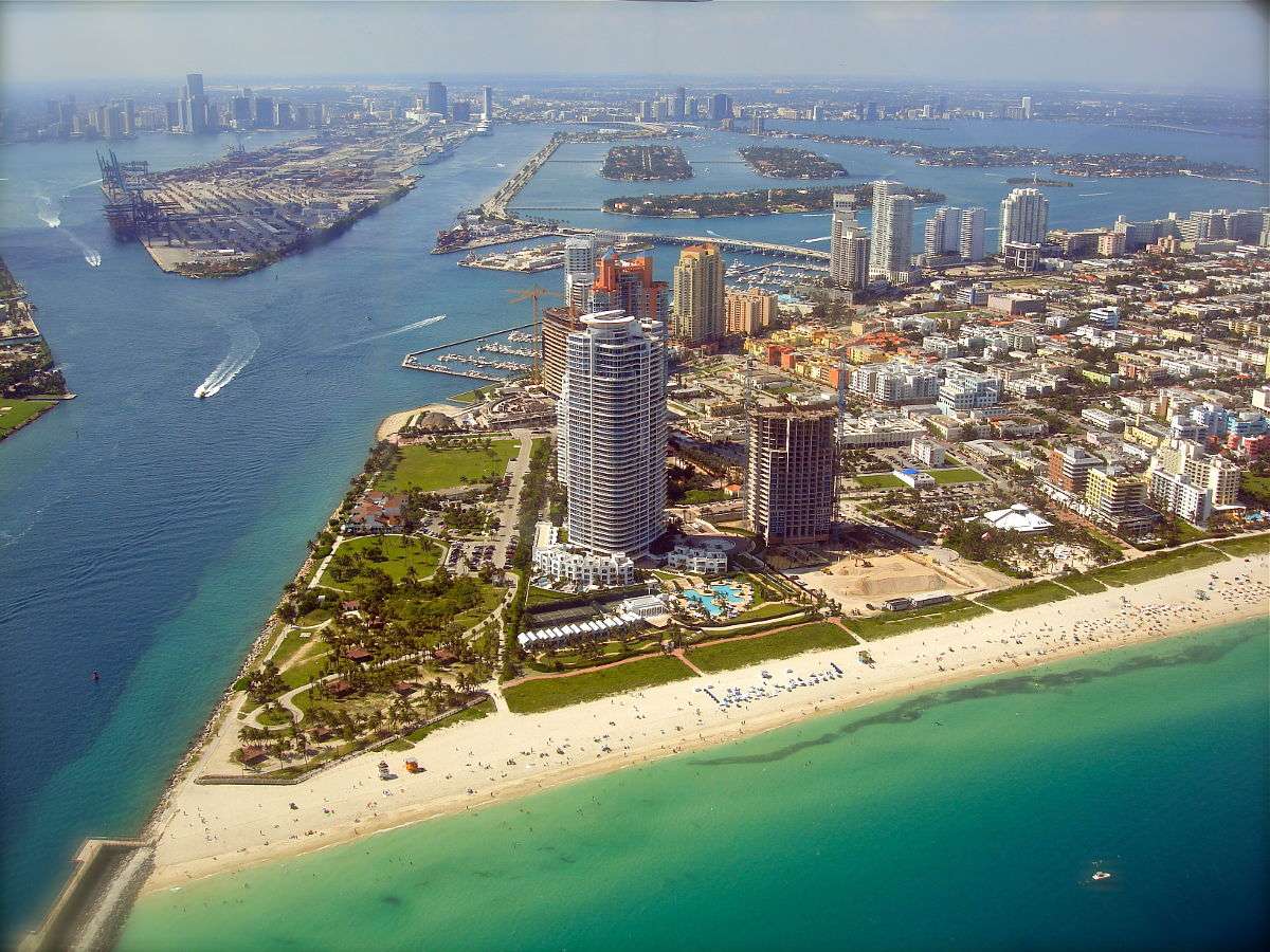 Pohled z ptačí perspektivy na Miami (USA) online puzzle