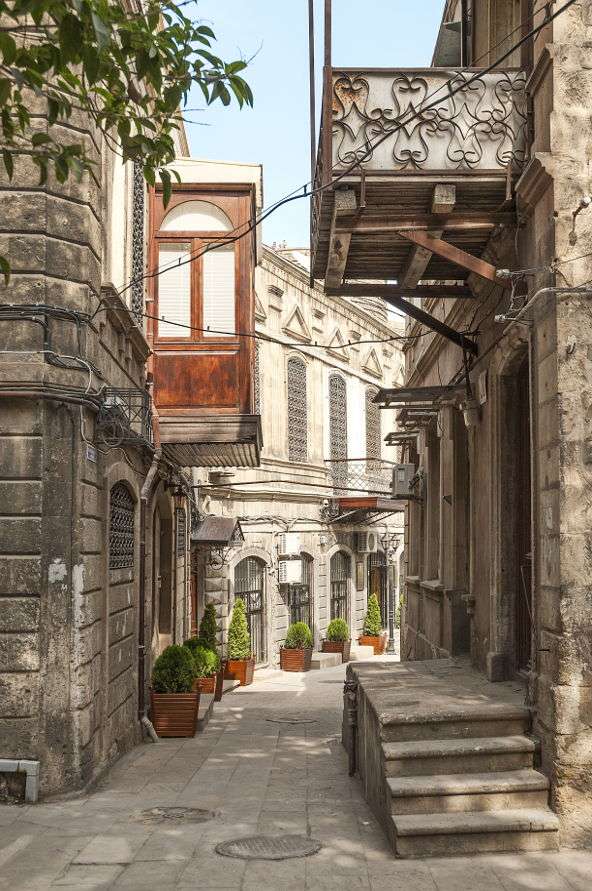 Улица в Баку (Азербайджан) онлайн пъзел