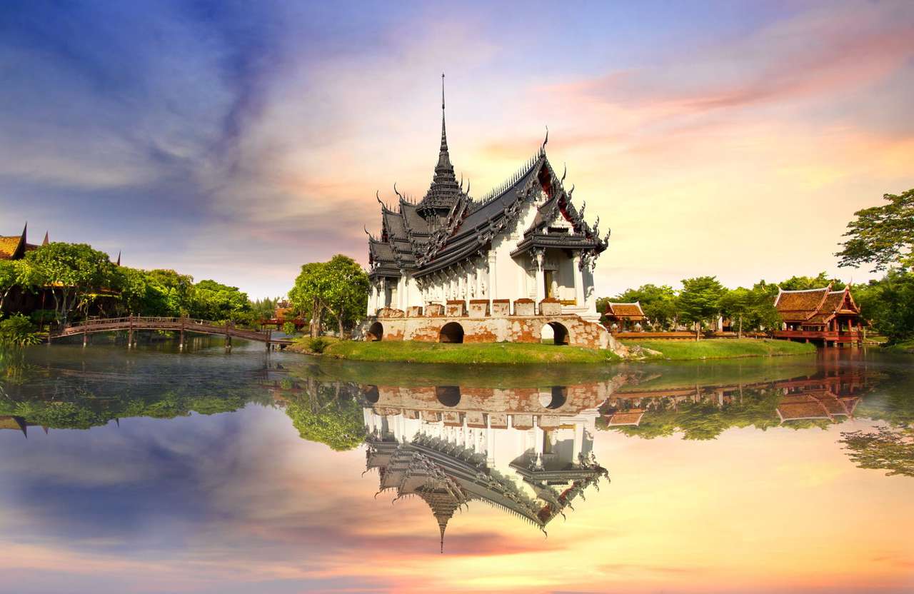 Palatul Sanphet Parasat din Bangkok (Thailanda) puzzle online din fotografie