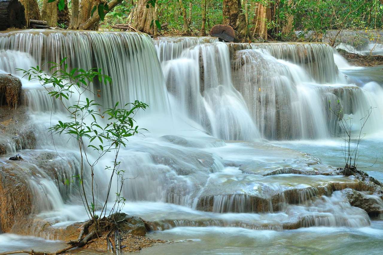 Huai Mae Khamin-waterval (Thailand) online puzzel