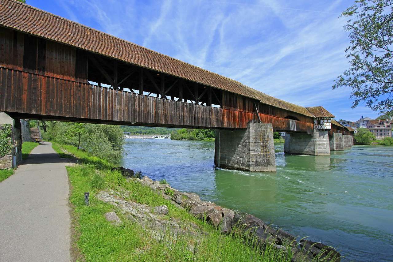 Исторически дървен мост в Бад Сакинген (Германия) онлайн пъзел от снимка