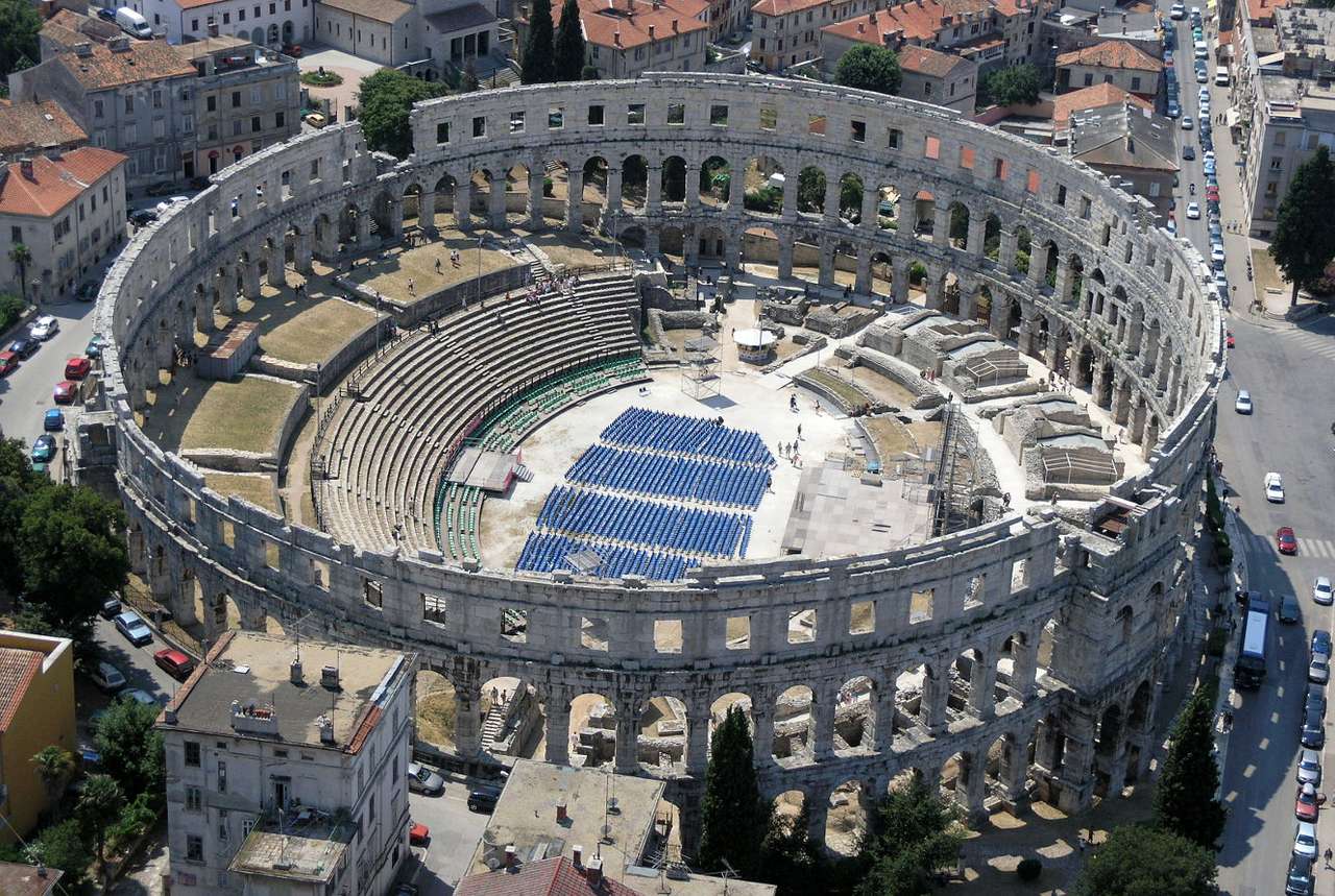 Amphithéâtre romain de Pula (Croatie) puzzle en ligne