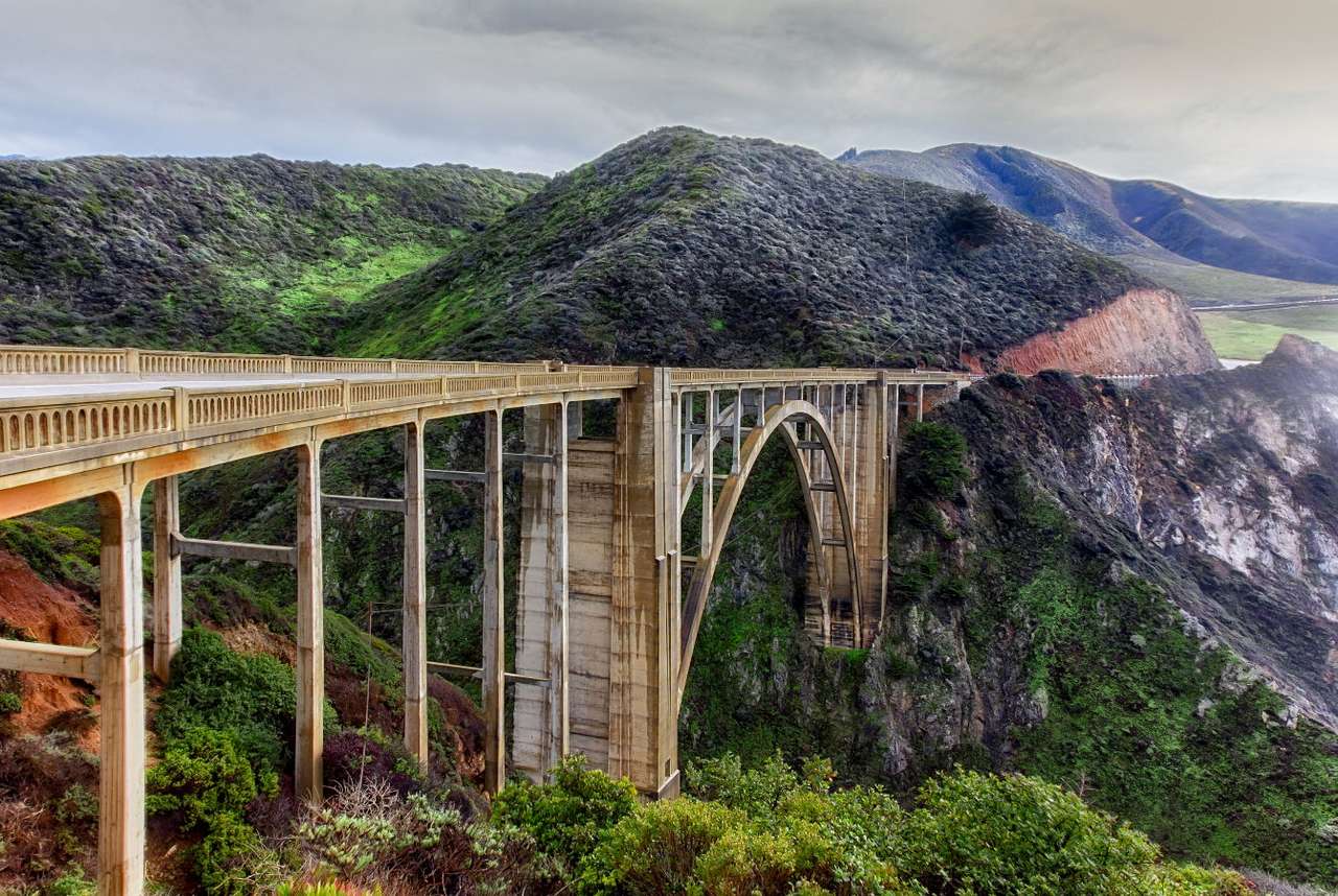 Bixby Bridge in Big Sur (USA) online puzzle