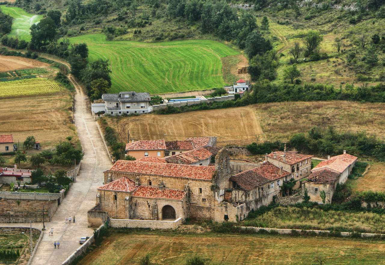 Dorf in der Provinz Burgos (Spanien) Online-Puzzle