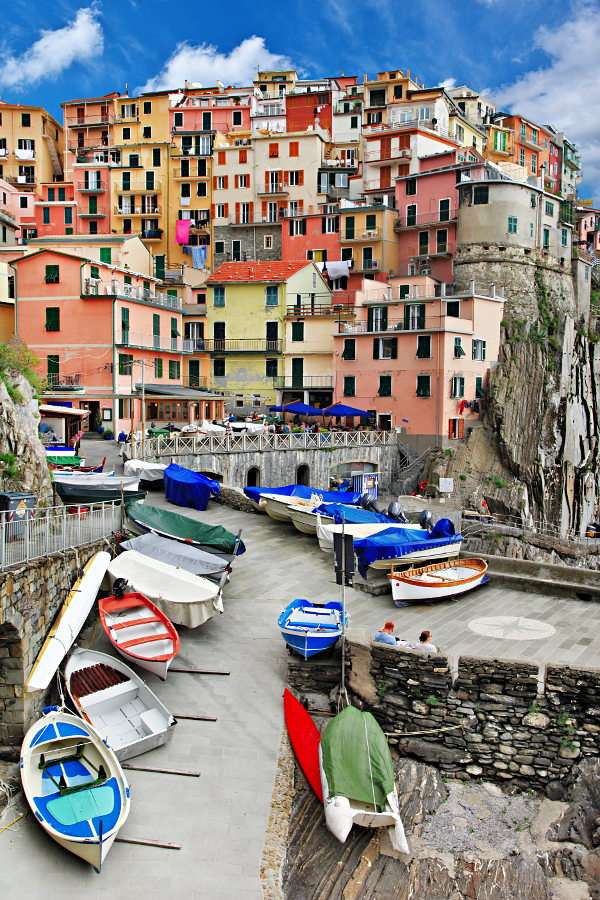 Рибальське містечко Манарола (Італія) головоломка з фото