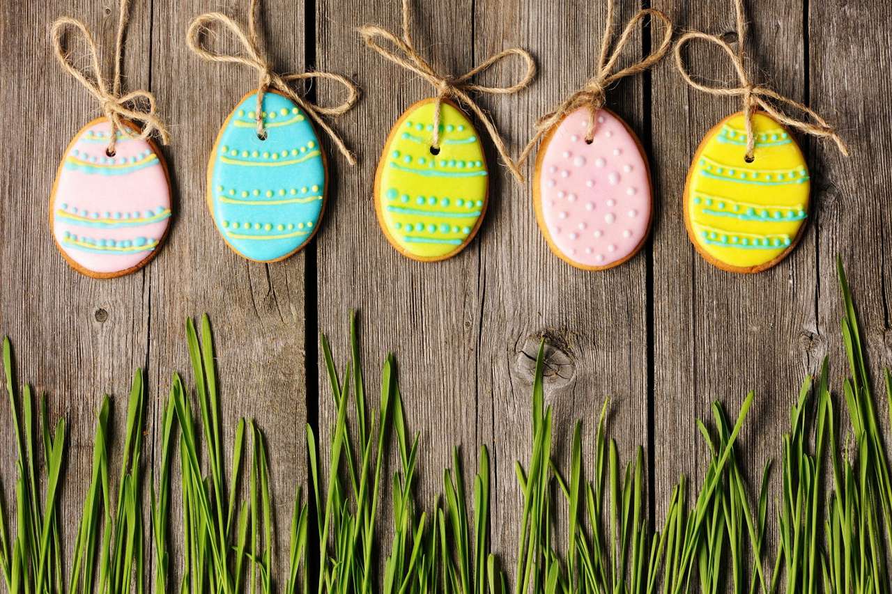 Cookies in the shape of Easter eggs online puzzle