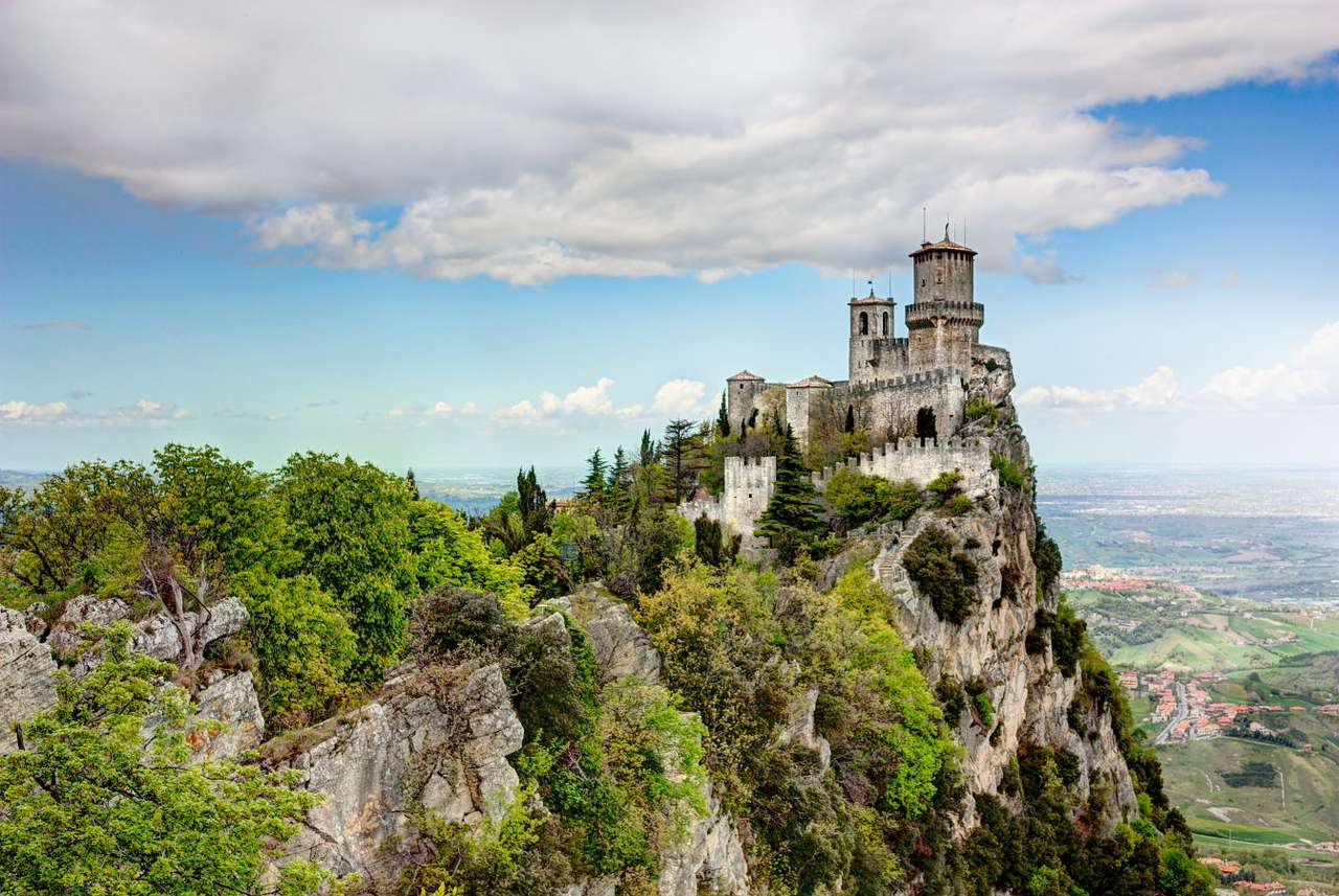 Cetatea La Rocca o Guaita (San Marino) puzzle online din fotografie