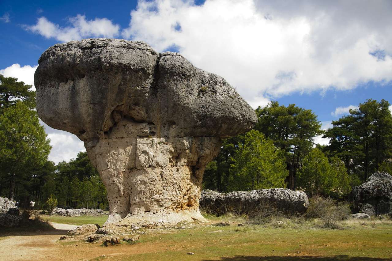 En sten i Ciudad Encantada National Park (Spanien) Pussel online